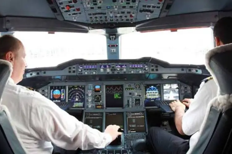 
	Ag&ecirc;ncia Europeia de Seguran&ccedil;a A&eacute;rea (EASA) sugeriu que as cabines tenham sempre duas pessoas autorizadas durante o voo
 (Getty Images)
