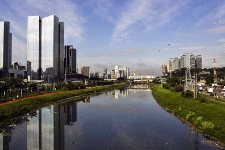 
	Rio Pinheiros na altura da ponte Cidade Jardim: um motorista foi preso em flagrante ap&oacute;s participar de uma corrida
 (Mario Rodrigues)