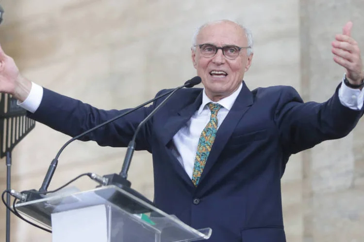 
	Suplicy: na mensagem, que foi publicada nas redes sociais do PT de S&atilde;o Paulo, Suplicy pede que os eleitores do partido fa&ccedil;am como ele e enviem mensagens &agrave; senadora
 (Paulo Pinto/Fotos Públicas)