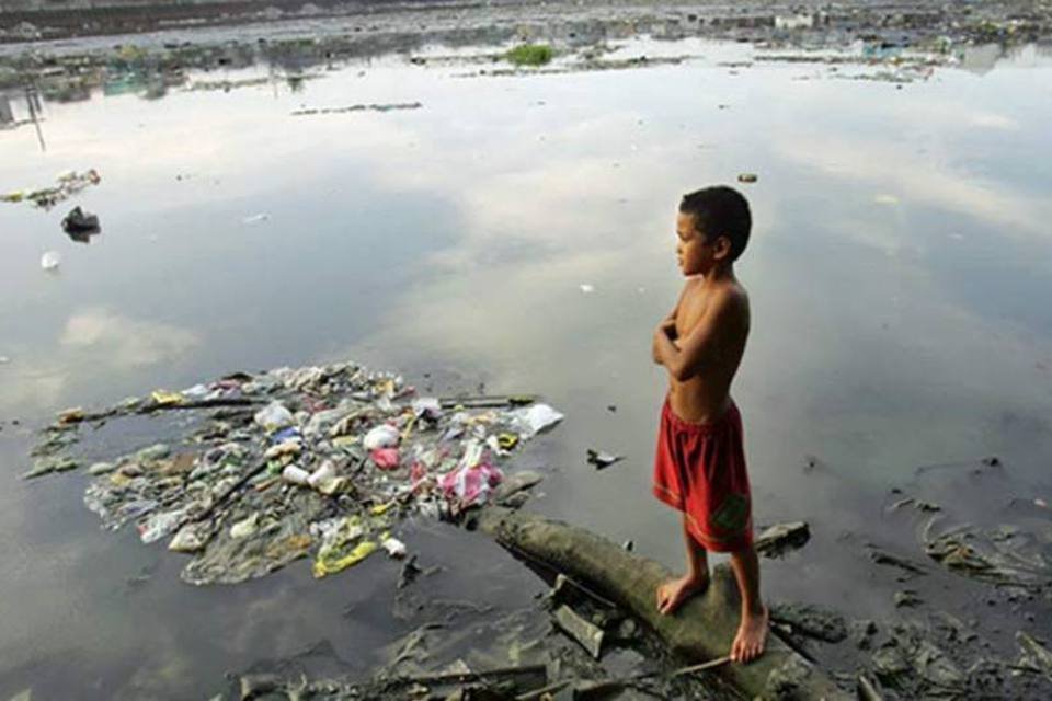 A triste relação entre pobreza e degradação ambiental (Getty Images)