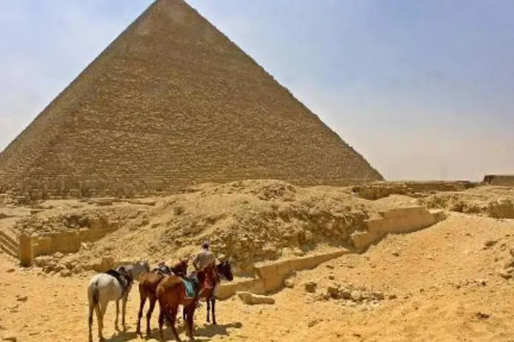 Pirâmide de Quéops: pirâmide está situada em Gizé, a oeste do Cairo (Marwan Naamani/AFP)