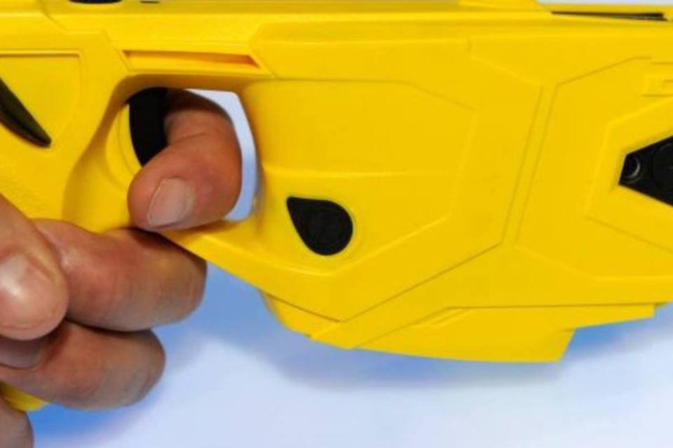 Homem é imobilizado por pistola taser e morre em SC