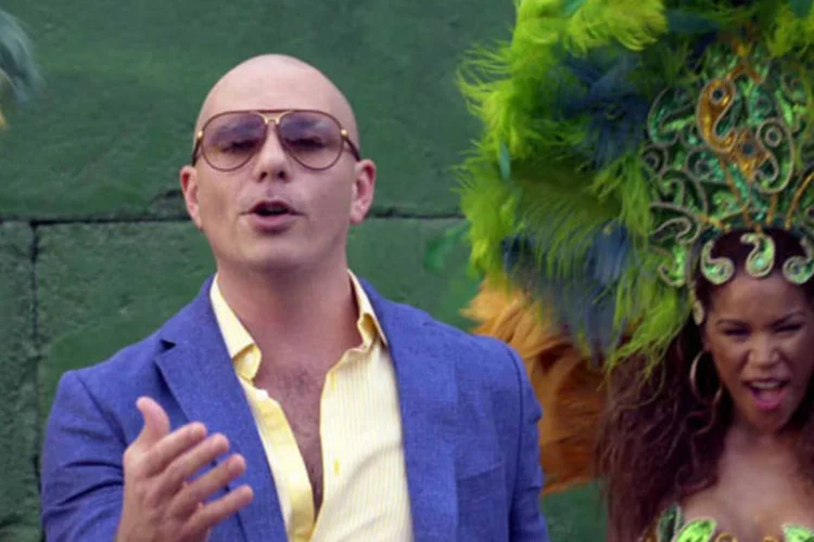 Pitbull produziu a música e cantou o tema, em parceria com Claudia Leitte e Jennifer Lopez (Divulgação / Vevo)
