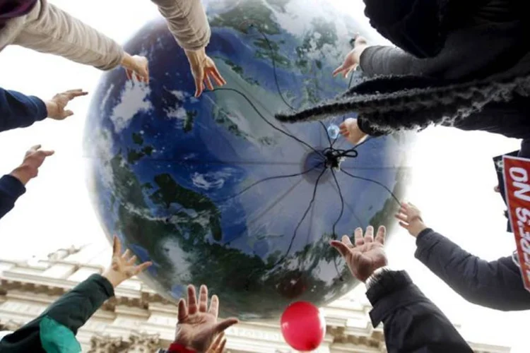 
	COP 21: reuni&atilde;o tamb&eacute;m serviu de pano de fundo para o lan&ccedil;amento de projetos apoiados por empresas e governos
 (Reuters)
