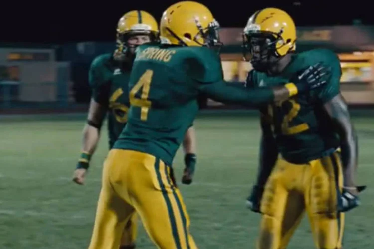 Trecho de comercial da Dick’s Sporting Goods: com criação da Anomaly, o conceito da campanha é simples, mas a execução é que salta aos olhos (.)