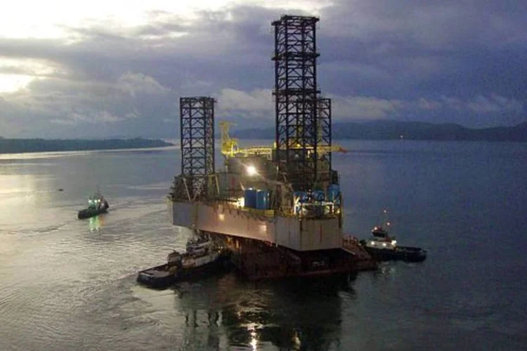 Plataforma da Petrobras: valor definido pelo plano de negócios prevê investimentos de 224,7 bilhões de dólares para os próximos cinco anos (Divulgação)