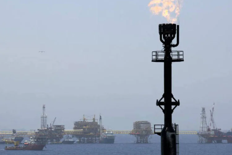 
	Plataforma de perfura&ccedil;&atilde;o de petr&oacute;leo operado pela Pemex na costa da Ciudad del Carmen, no M&eacute;xico
 (Susana Gonzalez/Bloomberg)
