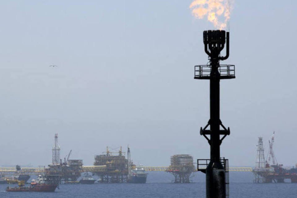 Plataforma de perfuração de petróleo operado pela Pemex na costa da Ciudad del Carmen, no México (Susana Gonzalez/Bloomberg)