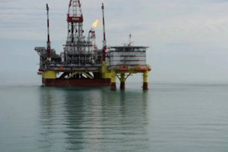 Depois da divulgação dos dados oficiais, o preço futuro do petróleo cru para entrega em maio subiu US$ 0,53 (Mikhail Mordasov/AFP)