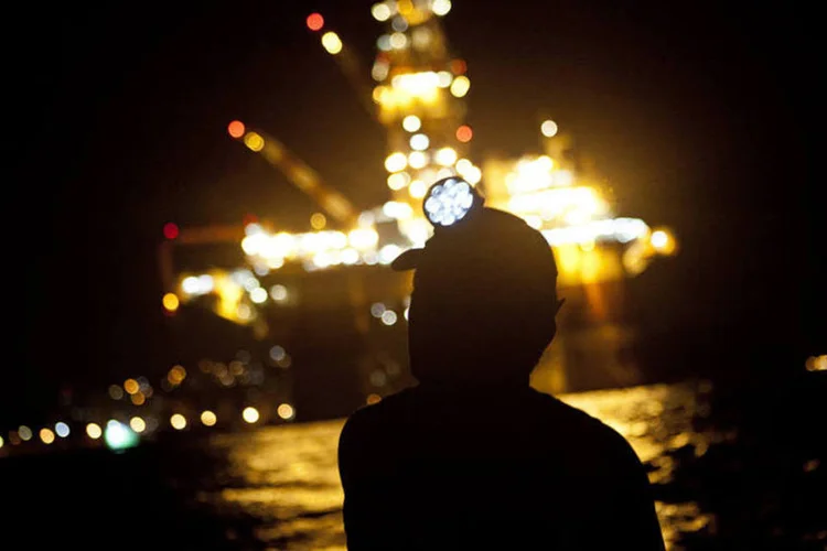 
	Plataforma de petr&oacute;leo: acionistas da Baker Hughes deter&atilde;o cerca de 36% da companhia combinada com a Halliburton
 (Dado Galdieri/Bloomberg)