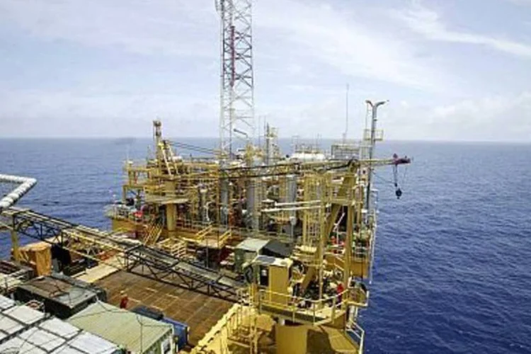 Petrobrás: O possível aumento deve-se à alta do preço do petróleo e à contenção de despesas, segundo analista (.)