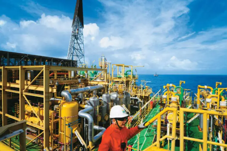 Plataforma da Petrobras na Bacia de Campos: o consórcio localizou dois níveis de petróleo de boa qualidade, segundo a Petrobras (Germano Lüders/EXAME.com)