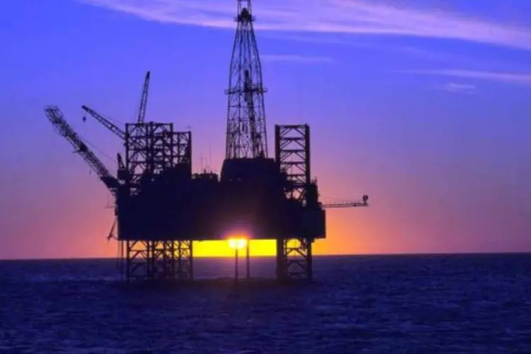 Plataforma de petróleo da Petrobras: extração no pré-sal ocorria desde 2008 de forma experimental (Divulgação/EXAME)