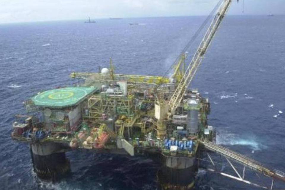Petrobras reduz refino de petróleo com menor demanda