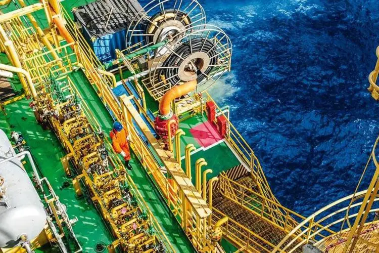 
	Plataforma da Petrobras: primeiro &oacute;leo da P-61 era previsto para 2013
 (Germano Lüders/EXAME)