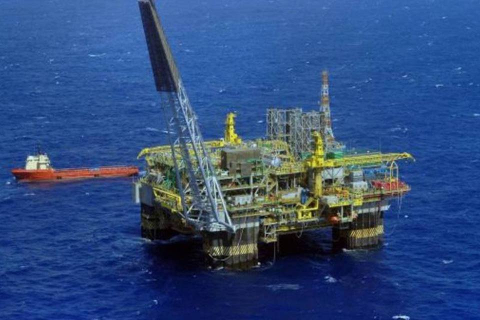 Petrobras descobre petróleo na Bacia de Santos