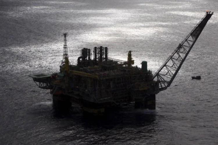 
	Petrobras: a P-66 ir&aacute; produzir no campo de Lula, m&oacute;dulo de Lula Sul, no pr&eacute;-sal da Bacia de Santos
 (Rich Press/Bloomberg)