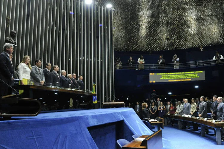 
	Na noite de ter&ccedil;a-feira, 26, o Senado come&ccedil;ou a votar as medidas do ajuste e aprovaram a MP 665, que restringe o acesso ao seguro-desemprego e ao abono salarial
 (Geraldo Magela/Agência Senado)