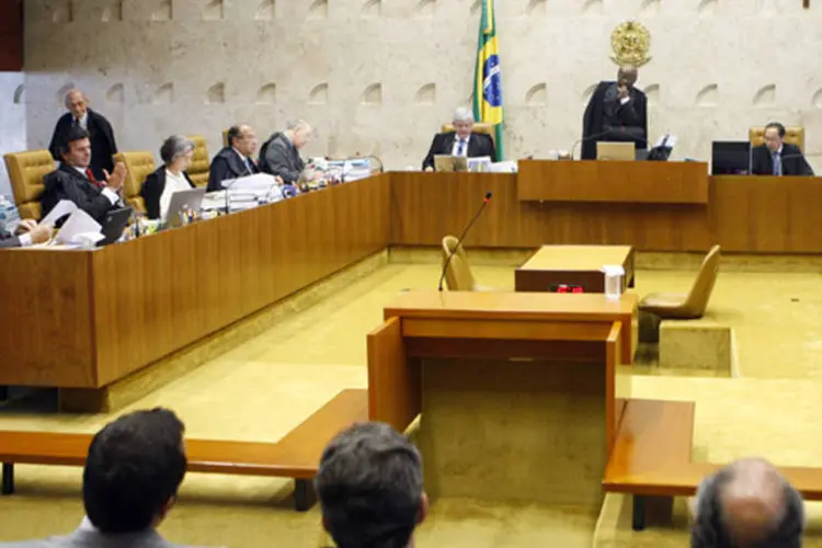 
	Plen&aacute;rio do STF julga embargos infringentes na a&ccedil;&atilde;o penal do Mensal&atilde;o, no STF:&nbsp;placar favor&aacute;vel aos condenados foi formado com o voto da ministra Rosa Weber
 (Nelson Jr./SCO/STF)