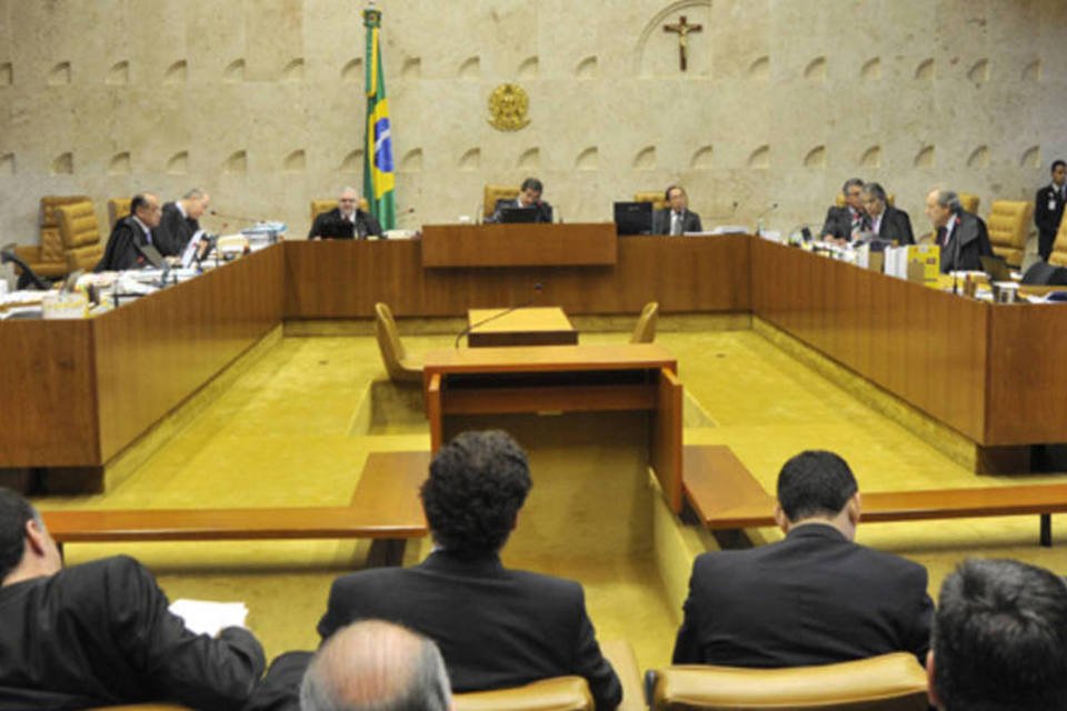 STF condena Dirceu e elege Barbosa presidente. Veja como foi