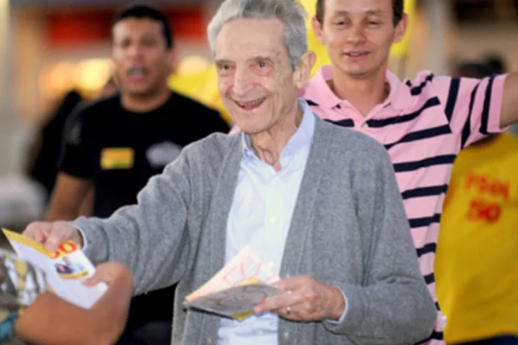 Candidato do PSOL, Plínio de Arruda, é o único presidenciável com cadastro no site Ficha Limpa (.)