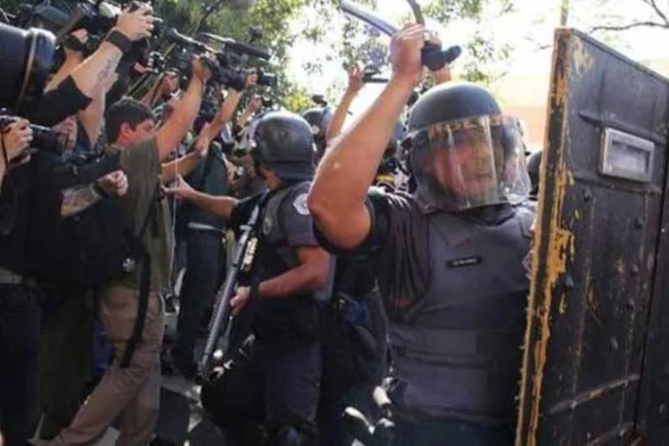 
	Pol&iacute;cia Militar de S&atilde;o Paulo: previs&atilde;o &eacute; que a manifesta&ccedil;&atilde;o siga em dire&ccedil;&atilde;o ao Teatro Municipal
 (Reuters)