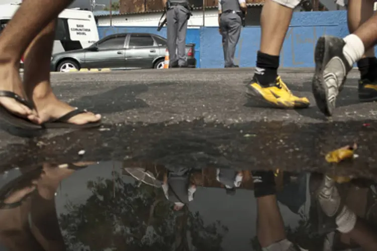 Policiais Militares na Zona Norte de São Paulo: todas as testemunhas disseram ainda ter escutado muitos disparos naquela noite (Marcelo Camargo/ABr)