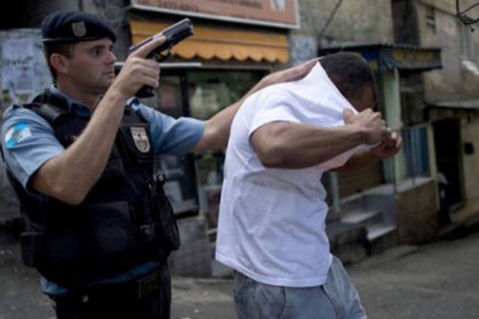 Polícia detém suspeito de matar PM na Rocinha