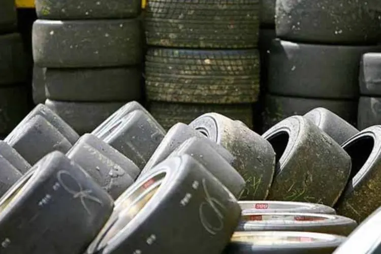 Para o engenheiro, o descarte inadequado de pneus ainda representa um grave problema ambiental no Brasil (VIMAGES/Eric Fabre)