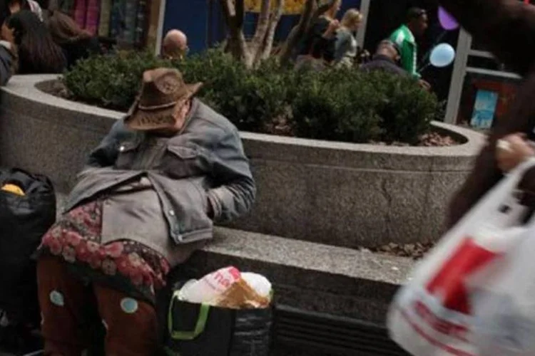 Oficialmente, cerca de 46,6 milhões de pessoas nos Estados Unidos, ou 15,2%, vivem abaixo da linha da pobreza (Spencer Platt/AFP/Getty Images)
