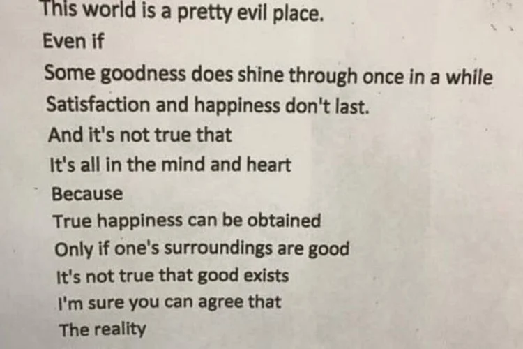 
	Quando lido de cima para baixo, o poema fala sobre sofrimento e enfatiza o &quot;dia ruim&quot;
 (Reprodução/Twitter/Ronnie Joice)