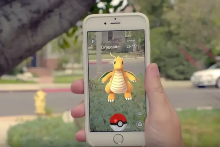 Pokémon Go: jogo usa realidade aumentada para levar personagens da Nintendo ao mundo real, mas de forma virtual (Reprodução/Niantic)