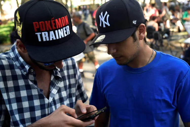
	Pokemon Go: AT&amp;T, GameStop e RadioShack est&atilde;o vendo aumento nas vendas de carregadores de bateria desde que o jogo foi lan&ccedil;ado nos EUA em 6 de julho
 (Mark Kauzlarich / Reuters)