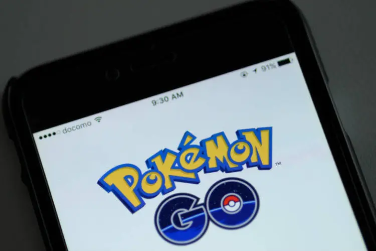 Pokémon Go: o popular jogo para dispositivos móveis utiliza a tecnologia de realidade aumentada para projetar os famosos personagens da Nintendo no local em que o usuário está (Akio Kon/Bloomberg)