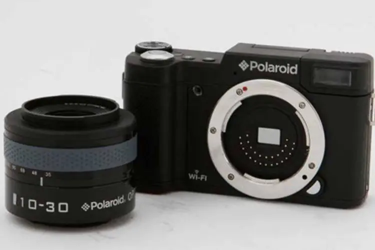 
	C&acirc;mera digital da Polaroid:&nbsp;iM1836 utiliza um sistema &oacute;ptico no qual o sensor est&aacute; embutido na pr&oacute;pria lente
 (Divulgação)