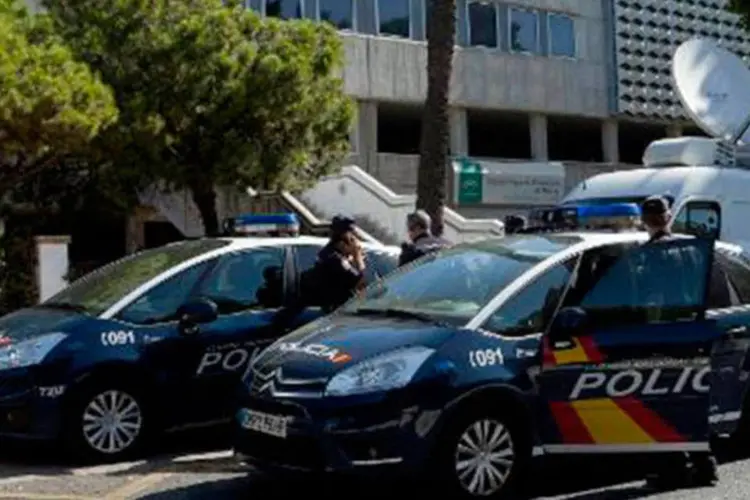 Viaturas da polícia nacional espanhola em 3 de setembro em Málaga (Gogo Lobato/AFP)