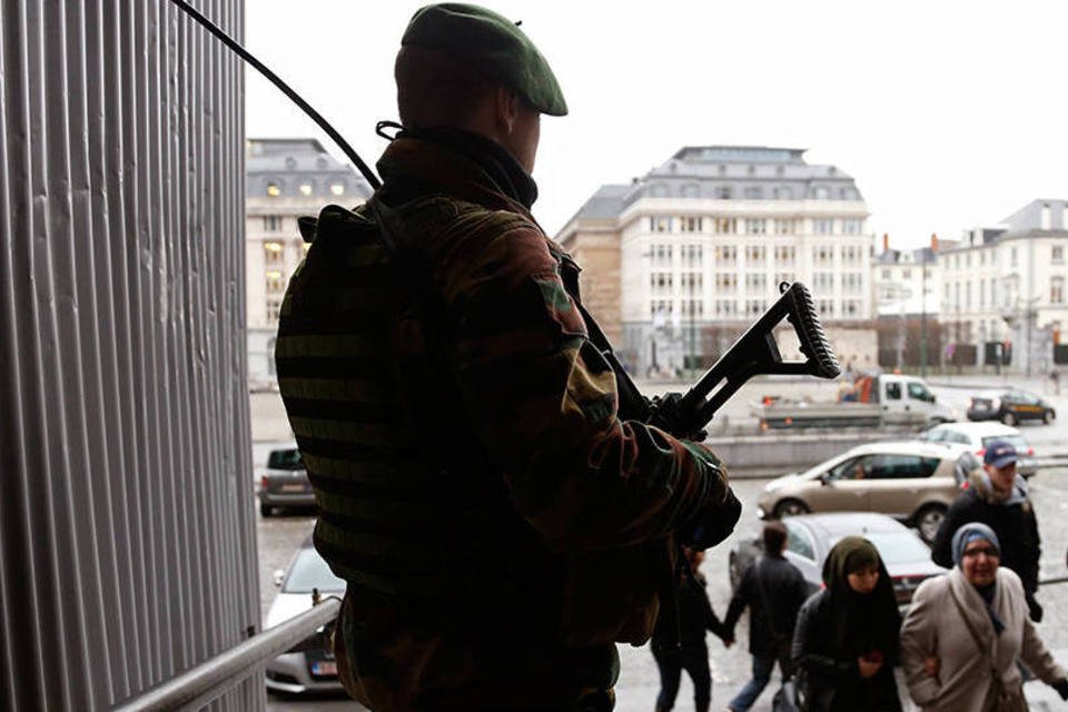 Bélgica mantém alerta máximo de segurança para Bruxelas