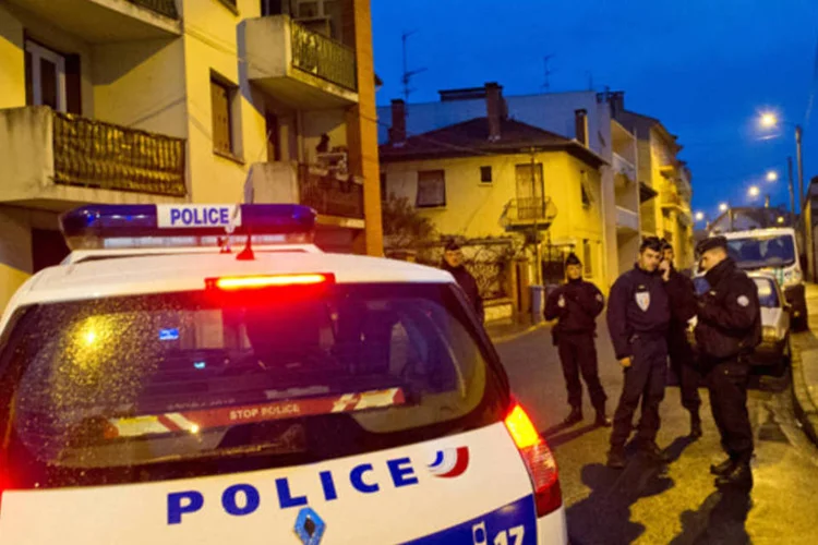 Merah está neste momento cercado pela polícia no prédio onde mora, em uma operação que já se estende por mais de 18 horas (Getty Images)