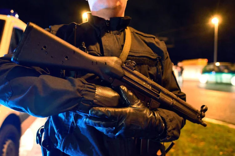 
	Intelig&ecirc;ncia alem&atilde;: &quot;Se o EI puder nos atacar, se tiver como realizar atentados terroristas na Alemanha, ele o far&aacute;&quot;
 (Fabian Bimmer / Reuters)