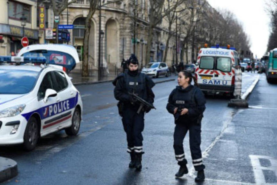 Seis escolas de Paris são evacuadas por ameaça de bomba