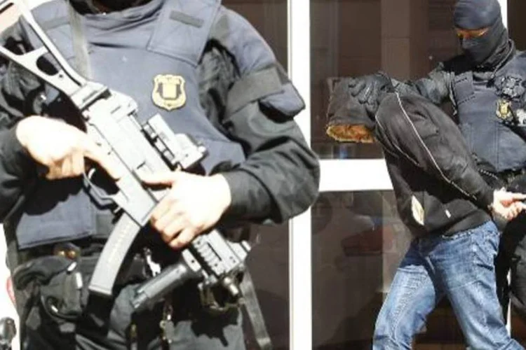 Espanha: "Os investigadores tentam agora determinar o grau de radicalização da pessoa presa, seus possíveis vínculos na Europa" (Quique Garcia/AFP)