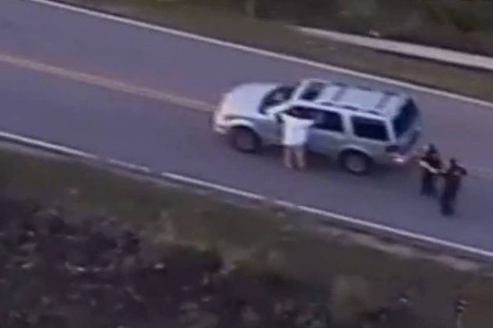 Mais um negro desarmado é baleado pela polícia americana