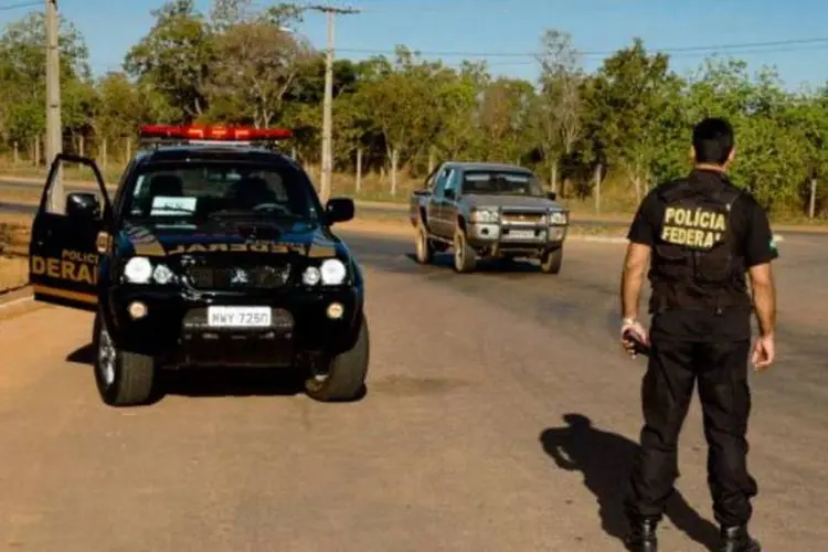 O prefeito, seu filho e um dos empresários, foram localizados neste domingo por policiais no Rio Juruá (Divulgação/Polícia Federal)