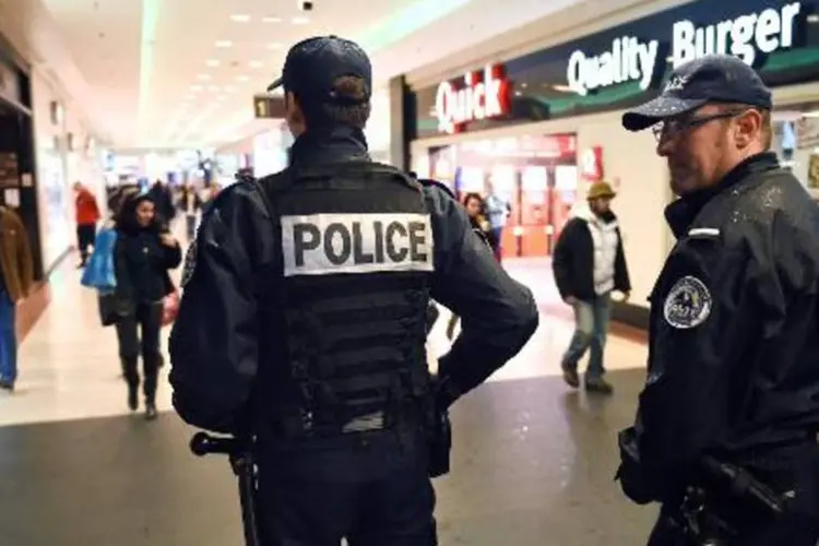 Polícia francesa: cinco foram detidos na segunda-feira, na cidade de Beziers, perto do litoral mediterrâneo, a 70 km de Montpellier (Philippe Desmazes/AFP)