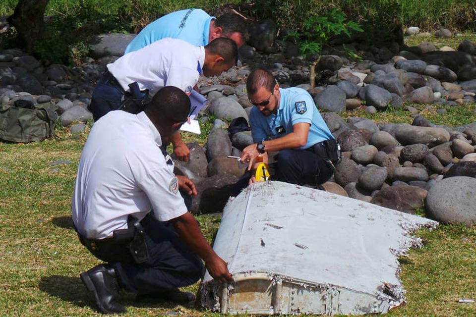 
	Destro&ccedil;os encontrados em Reuni&atilde;o: primeiro ministro malaio confirmou que itens descobertos pertencem ao avi&atilde;o da Malaysia Airlines
 (Reuters/ Prisca Bigot)