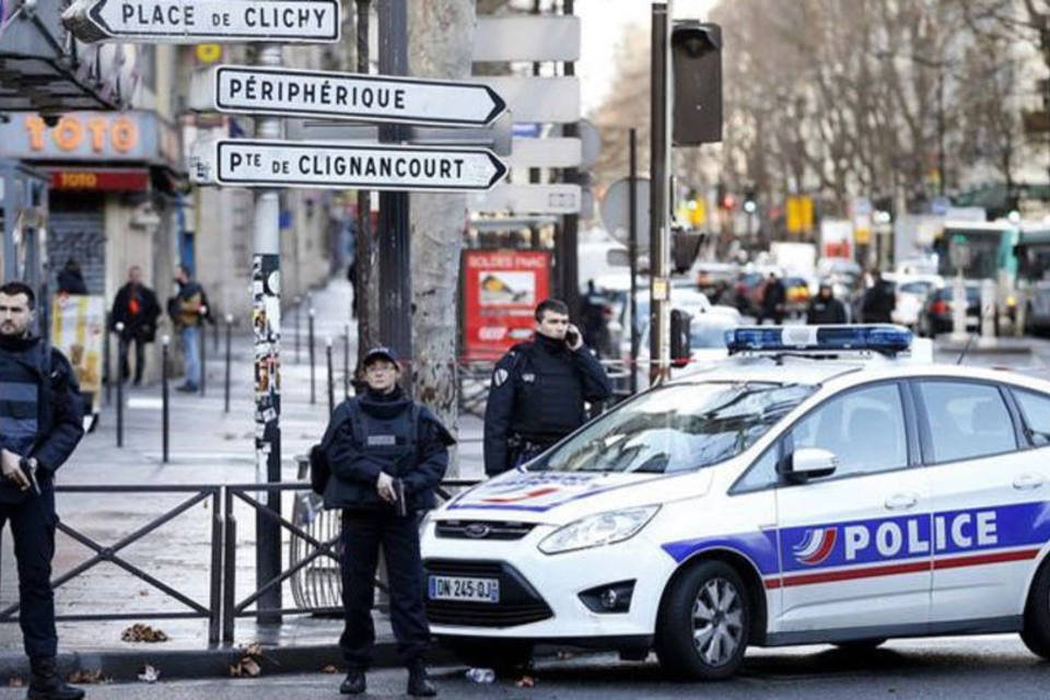 França manterá alerta terrorista máximo nas festas de fim de ano