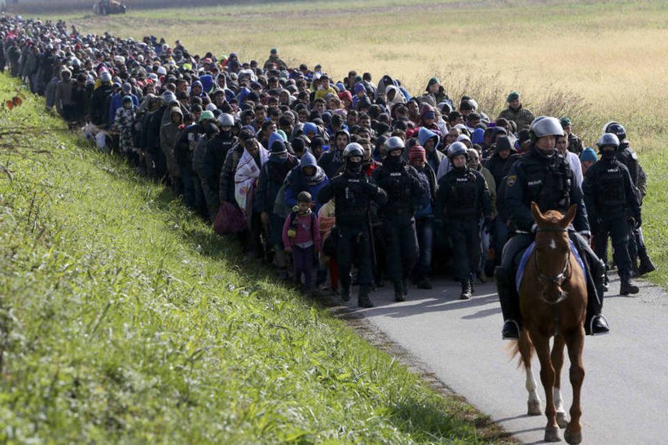 Eslovênia autoriza exército a controlar entrada de migrantes