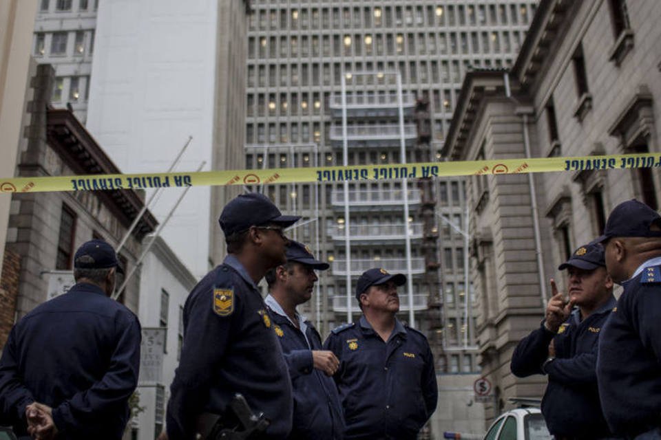 Polícia da sul-africana prende 4 por morte de jovem lésbica