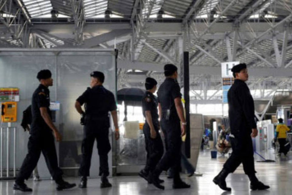Chinesa tenta fugir da Tailândia com diamante na barriga
