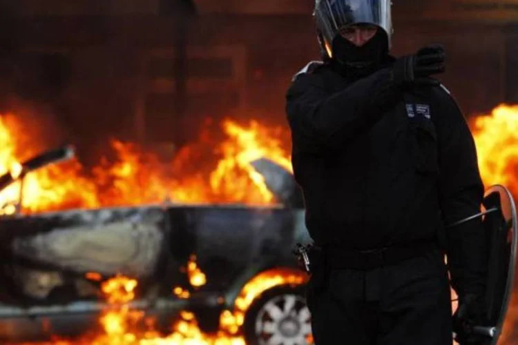 Cerca de mil detenções já foram feitas com a onda de violência no país (Dan Istitene/Getty Images)